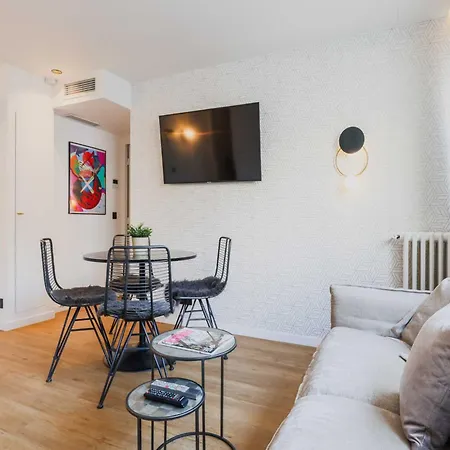 Elegant - 2br 6p - Canal St Martin Apartmán