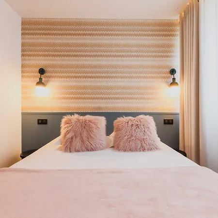 Elegant - 2br 6p - Canal St Martin Paris